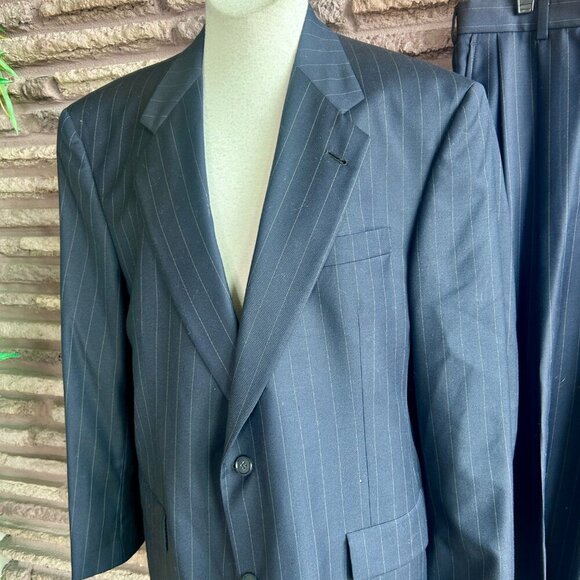 Hart Schaffner Marx Gold Trumpeter Dark Navy Pinstripe Wool Suit Size 42 R - Picture 10 of 12